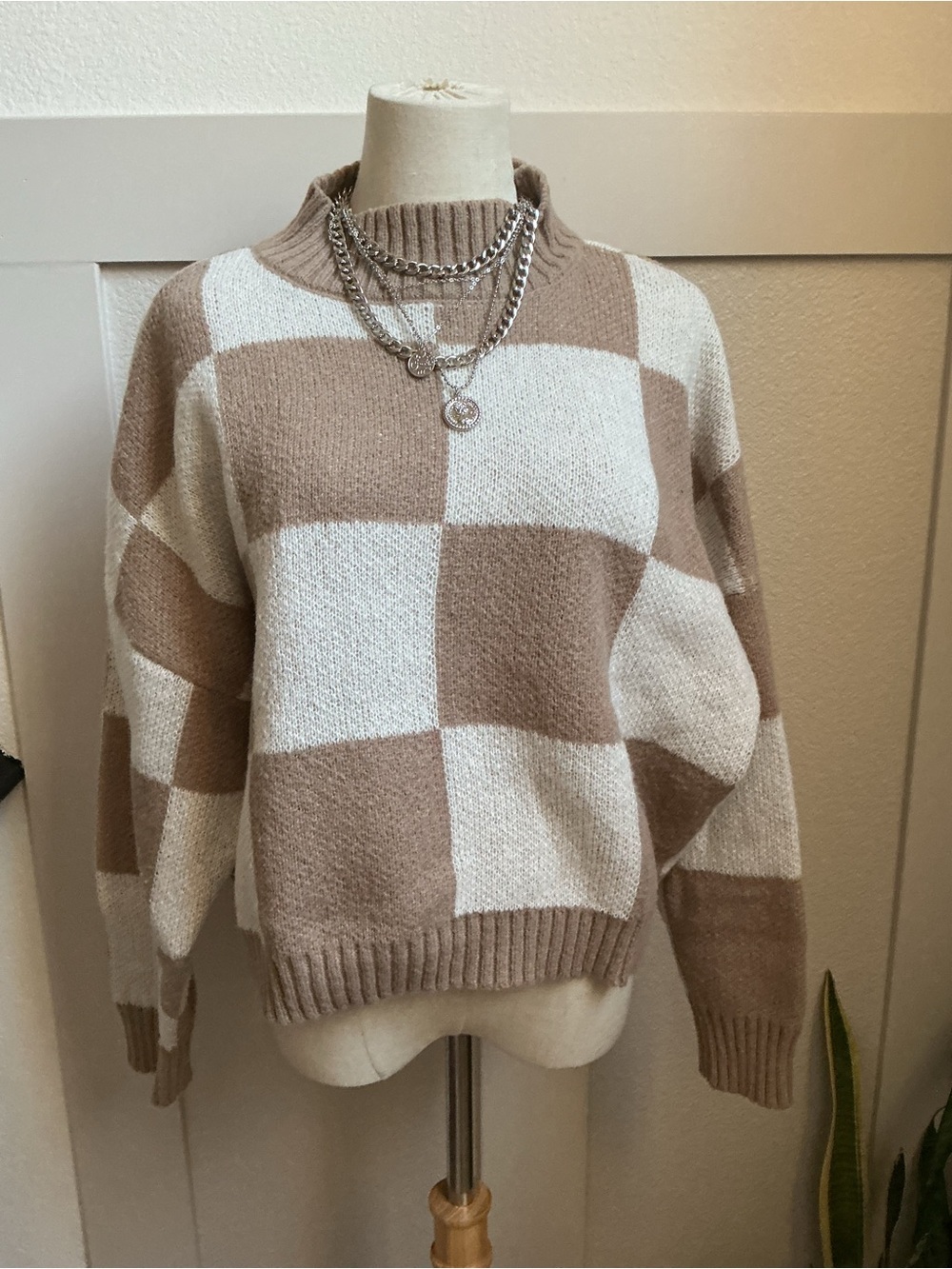 Blu Pepper Taupe & Ivory Buffalo-Check Mock Neck Sweater - Picture 4 of 10